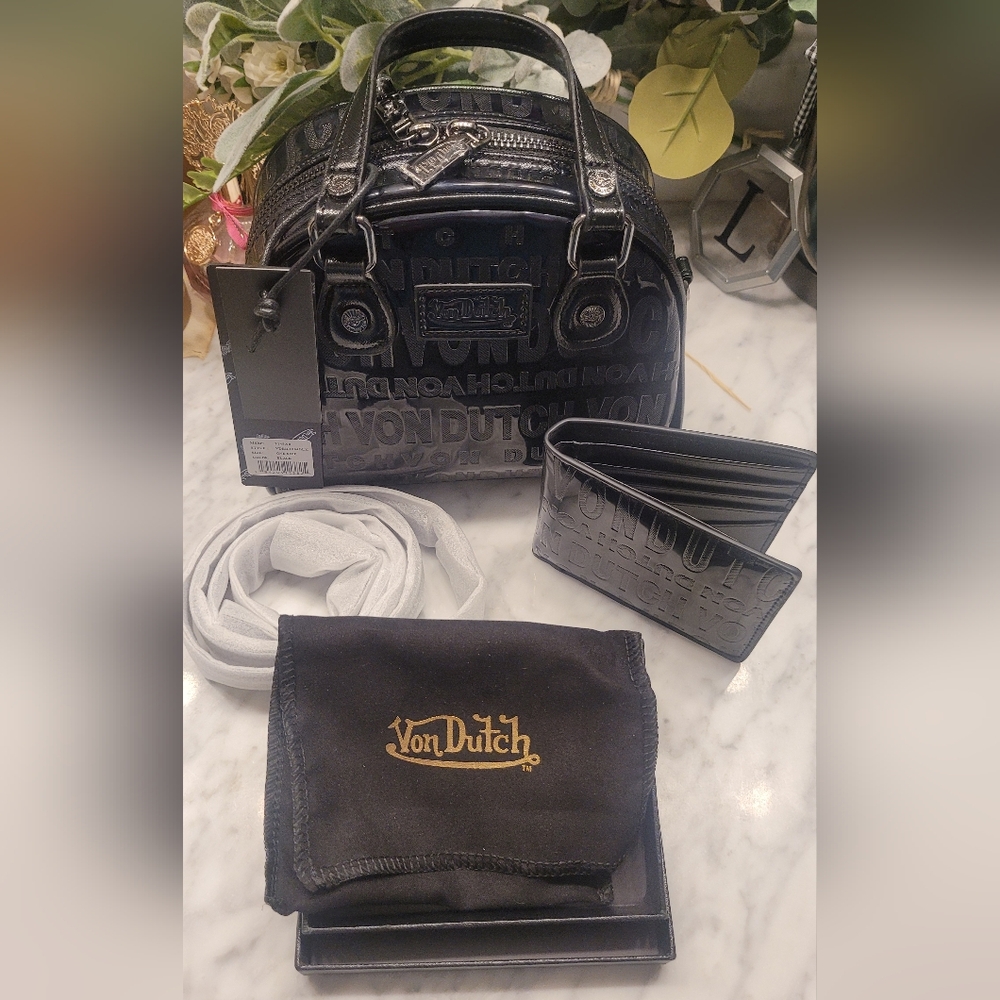 NWT VON DUTCH BLACK 'ONYX' REFLECTIVE BOWLING BAG AND WALLET SET🖤